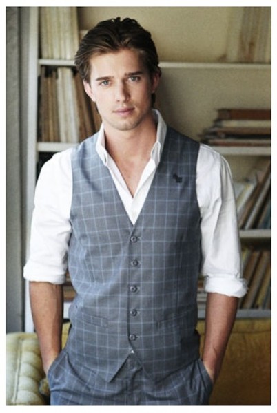 Drew Van Acker fotoğrafı