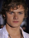 Finn Jones fotoğrafı