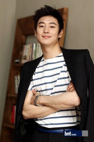 Lee Je-hoon Fotoğrafı