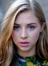 Hermione Corfield fotoğrafı
