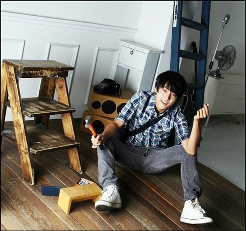 Yoon Si Yoon Fotoğrafı