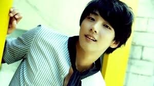 Yoon Si Yoon Fotoğrafı