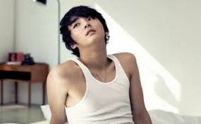 Yoon Si Yoon Fotoğrafı