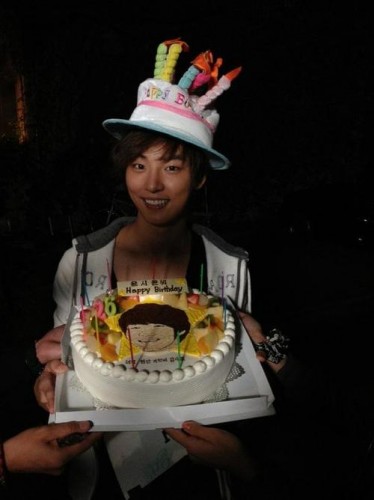 Yoon Si Yoon Fotoğrafı