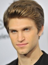 Keegan Allen fotoğrafı