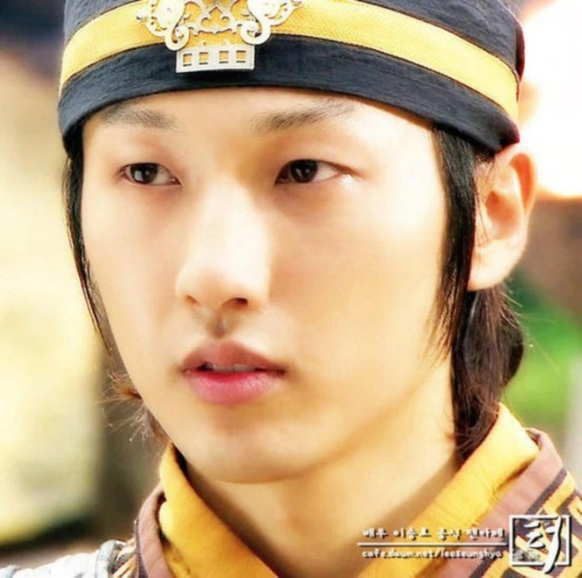 Lee Seung-hyo Fotoğrafı