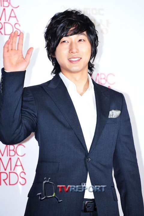 Lee Seung-hyo Fotoğrafı