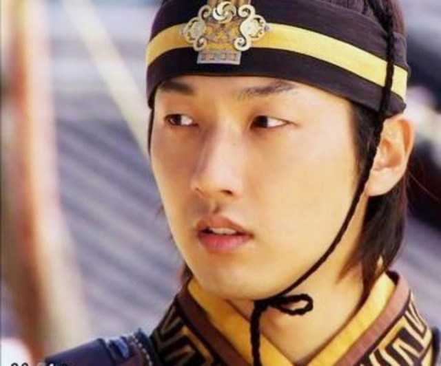 Lee Seung-hyo Fotoğrafı