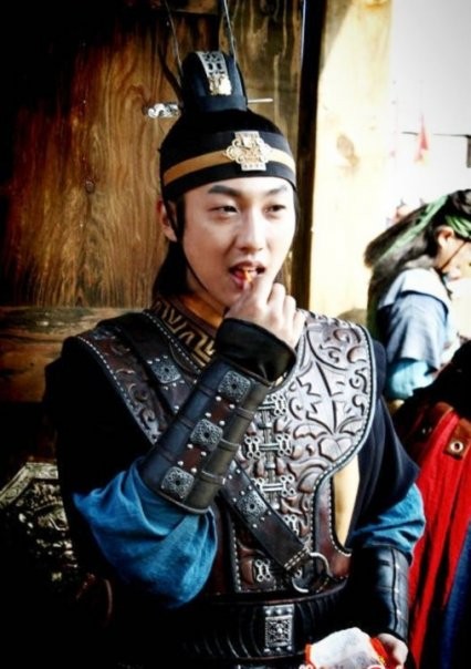 Lee Seung-hyo Fotoğrafı