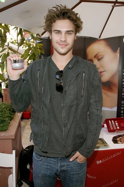 Grey Damon Fotoğrafı