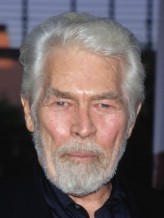 James Coburn fotoğrafı