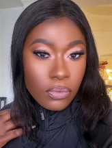 Uche Jombo fotoğrafı