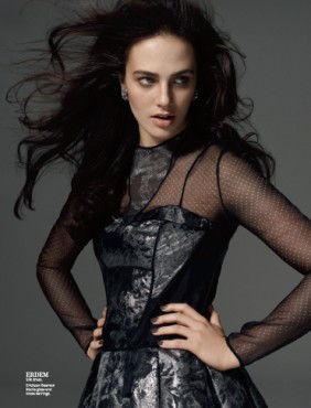 Jessica Brown-Findlay Fotoğrafı