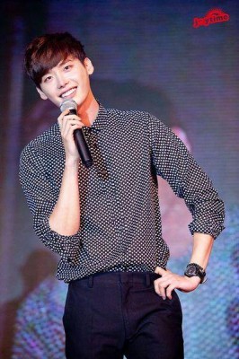 Lee Jong-suk Fotoğrafı