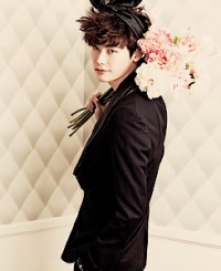 Lee Jong-suk Fotoğrafı