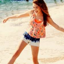 McKaley Miller Fotoğrafı