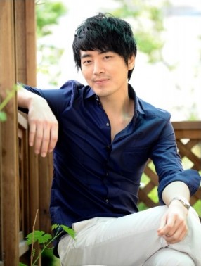 Lee Joon Hyuk fotoğrafı