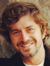 Tan Sağtürk fotoğrafı