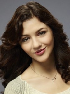 Katie Findlay Fotoğrafı