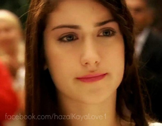 Hazal Kaya Fotoğrafı