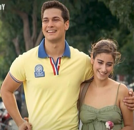 Hazal Kaya Fotoğrafı