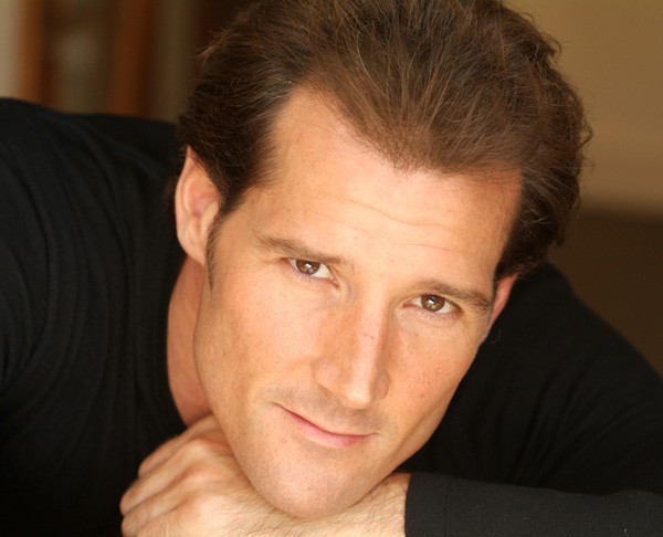 Josef Brown Fotoğrafı