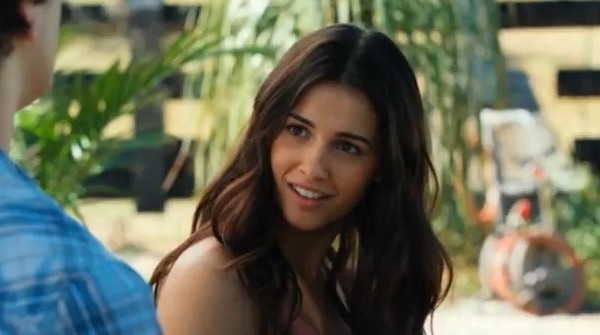 Naomi Scott Fotoğrafı