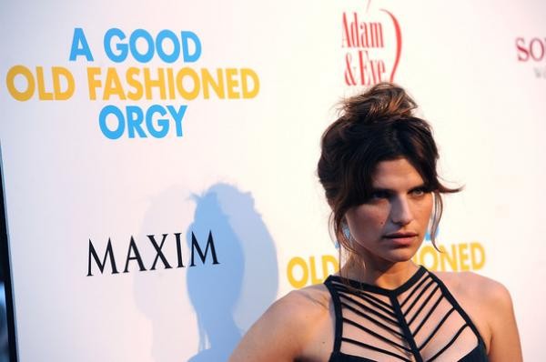 Lake Bell Fotoğrafı