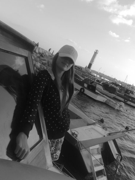 Gizem Karaca Fotoğrafı