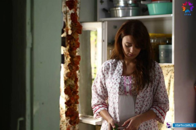 Gizem Karaca Fotoğrafı