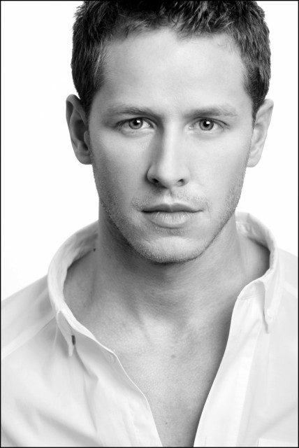 Josh Dallas Fotoğrafı