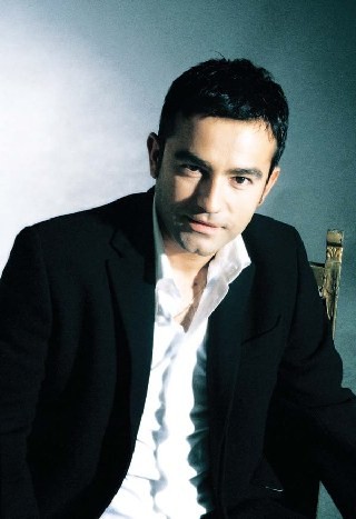 Cengiz Abazoğlu fotoğrafı