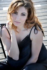 Paola Lavini fotoğrafı