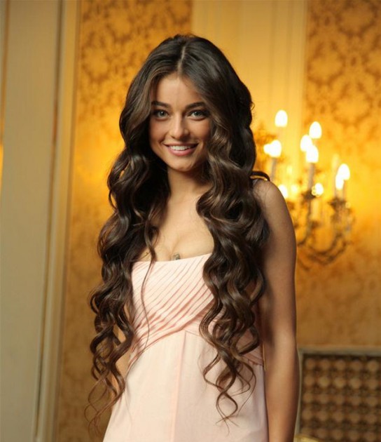 Ayça Ayşin Turan Fotoğrafı