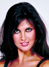 Caroline Munro fotoğrafı