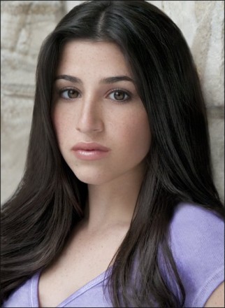 Dana Gaier Fotoğrafı