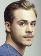 Dacre Montgomery fotoğrafı