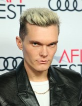 Luke Baines fotoğrafı