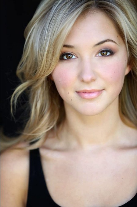 Audrey Whitby fotoğrafı