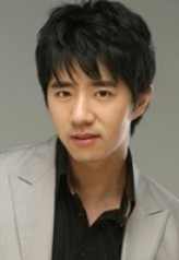 Jo Sung-hee (i) fotoğrafı