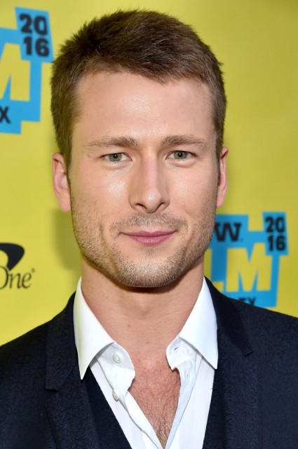 Glen Powell Fotoğrafı