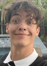 Noah Urrea fotoğrafı