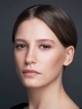 Serenay Sarıkaya fotoğrafı