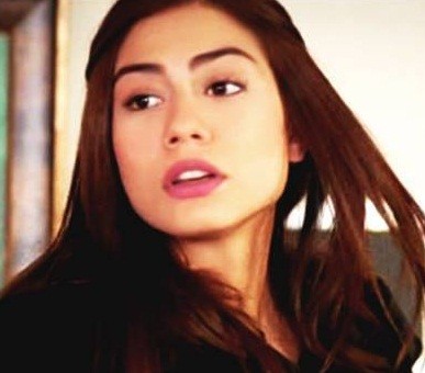 Demet Özdemir Fotoğrafı