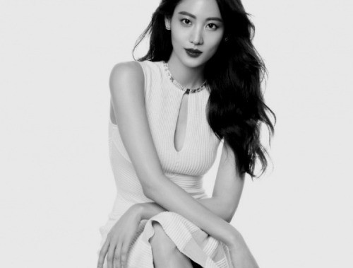Claudia Kim fotoğrafı