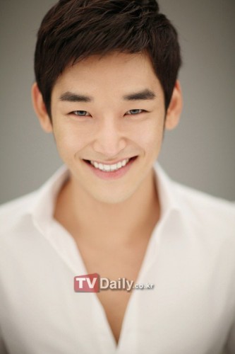 Kang Shin-hyo Fotoğrafı