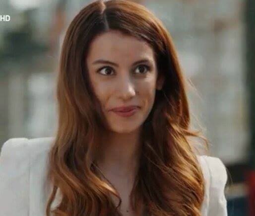 Nihal Işıksaçan Fotoğrafı