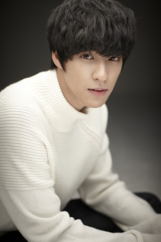 Baek Seung-Heon fotoğrafı