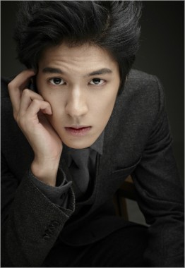 Baek Seung-Heon fotoğrafı