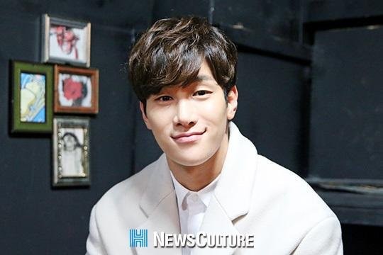 Lee Si-kang Fotoğrafı